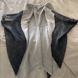 Lululemon sweater wrap. O/S